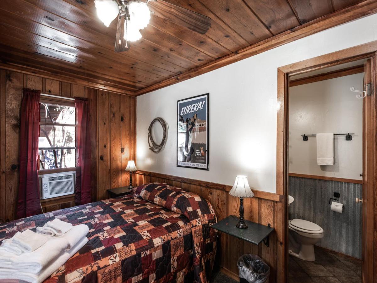 Apache Village Cabinette 11, Queen Bed, Midtown, Sleeps 2 รุยโดโซ ภายนอก รูปภาพ