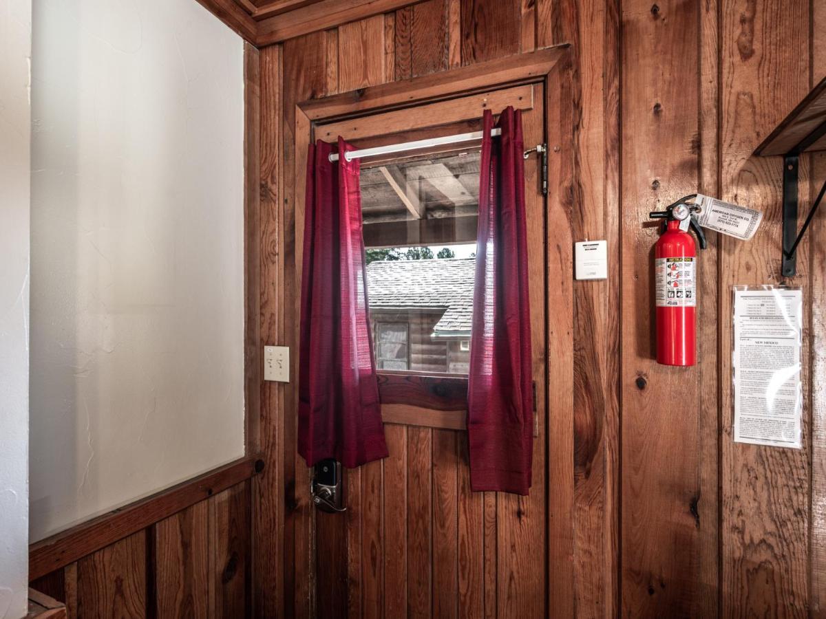 Apache Village Cabinette 11, Queen Bed, Midtown, Sleeps 2 รุยโดโซ ภายนอก รูปภาพ